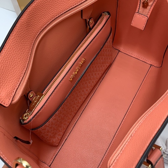 MICHAEL KORS 
Maisie Large Pebbled Leather 3-in-1 Tote Bag SHERBERT SIGNATUR - Picture 9 of 16